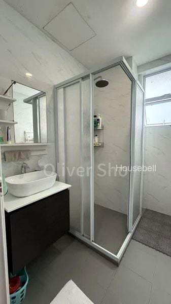 Semi-Detached House for Room Rent: Jalan Raya(2)