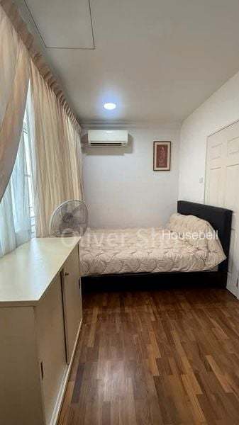Semi-Detached House for Room Rent: Jalan Raya(3)