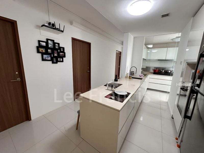 The Centris, S$ 1,680 /mo, 120 sqft, Condos - Condominium