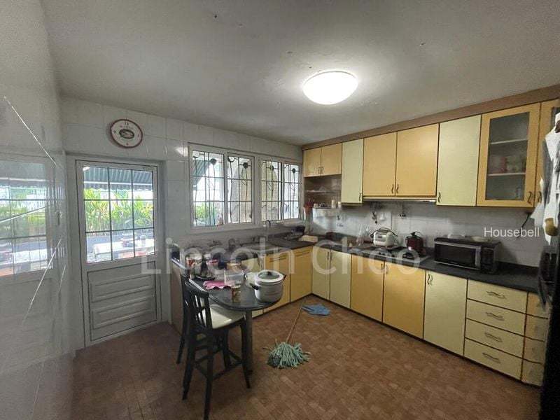 5 Bed Semi-Detached House (Landed) for Rent in  Robey Crescent(5)