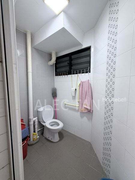 Common Room (HDB) for Rent in  456 Jurong West Street 41(5)