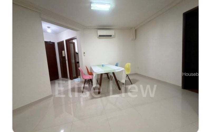 195A Punggol Road, S$ 850 /mo, 100 sqft, HDB - 4 A