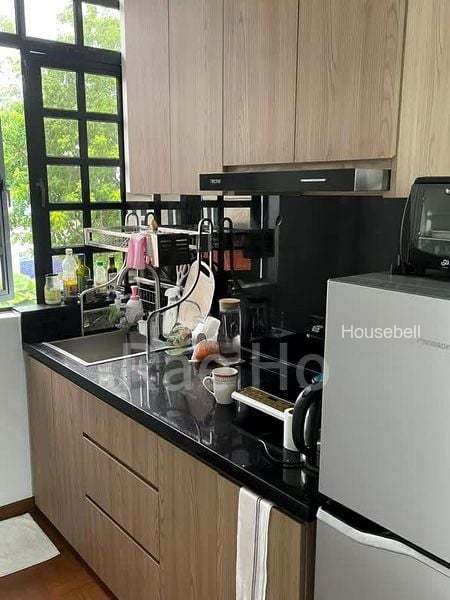 Corner Terrace for Room Rent: Garlick Park(4)